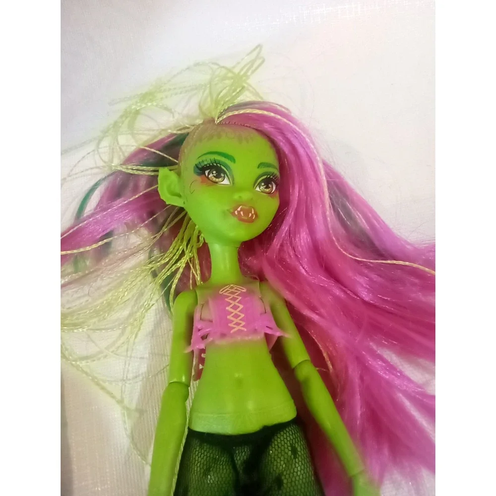 Monster High Venus Flytrap Doll And Accessories 2022